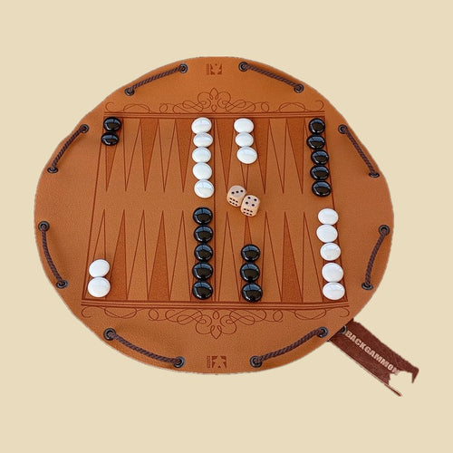 Backgammon – handgefertigtes Spiel auf graviertem Kunstleder