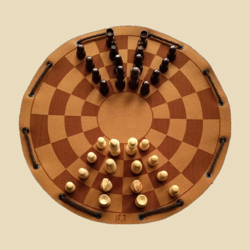Byzantinisches Schach – handgefertigtes Spiel auf graviertem Kunstleder